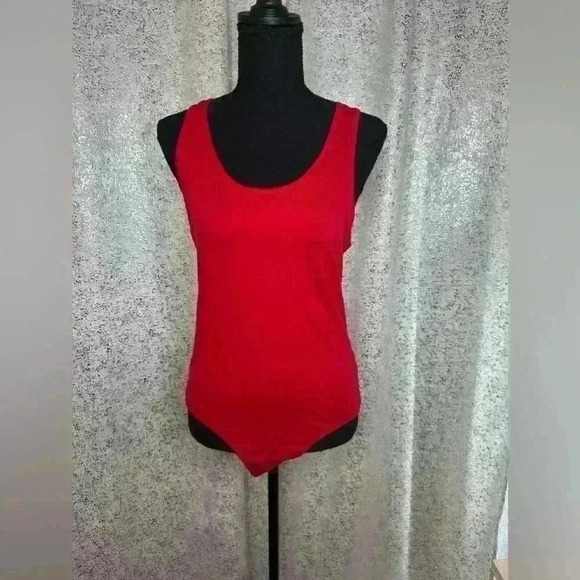 NWT Red razor back bodysuit - Picture 2 of 3